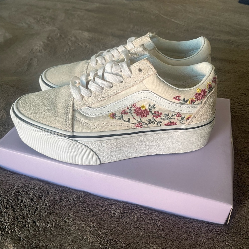 Vans Women's White Floral Sneakers